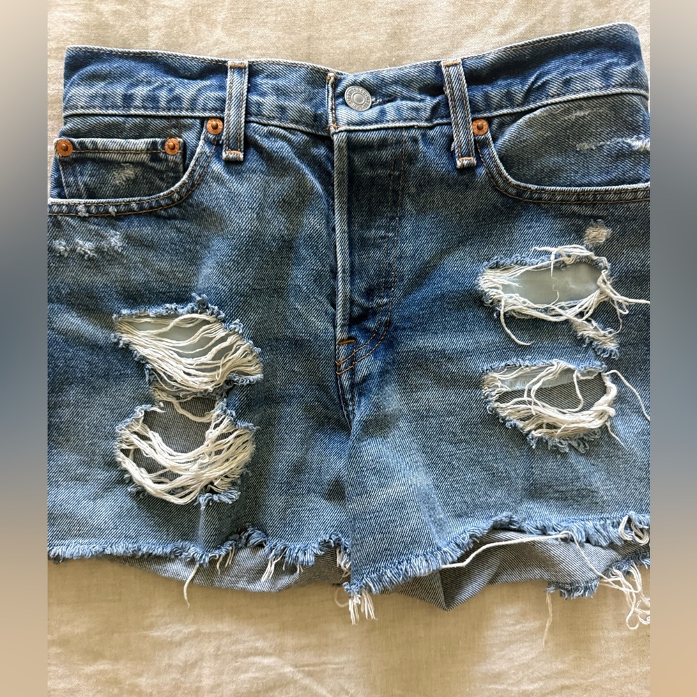 Levi’s Wedgie Short size 27